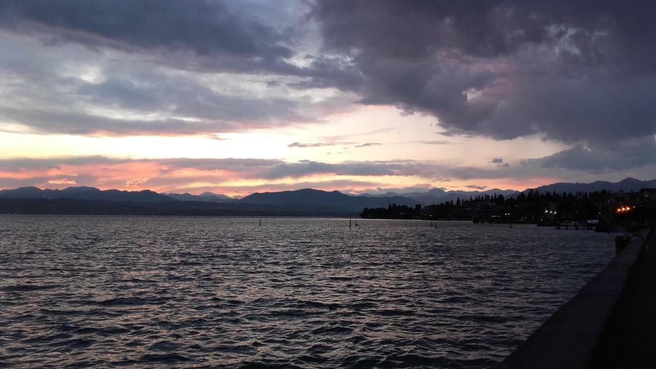 71 Via Vittorio Emanuele, Vista Lago E Terme Sirmione Exterior photo